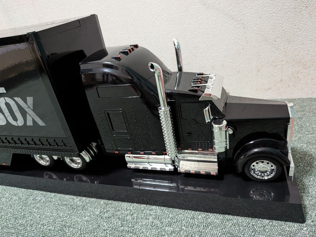 【早い者勝ち】B'z COMPLETE SINGLE BOX トレーラー型