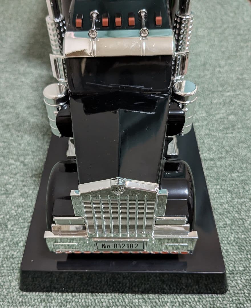 【早い者勝ち】B'z COMPLETE SINGLE BOX トレーラー型