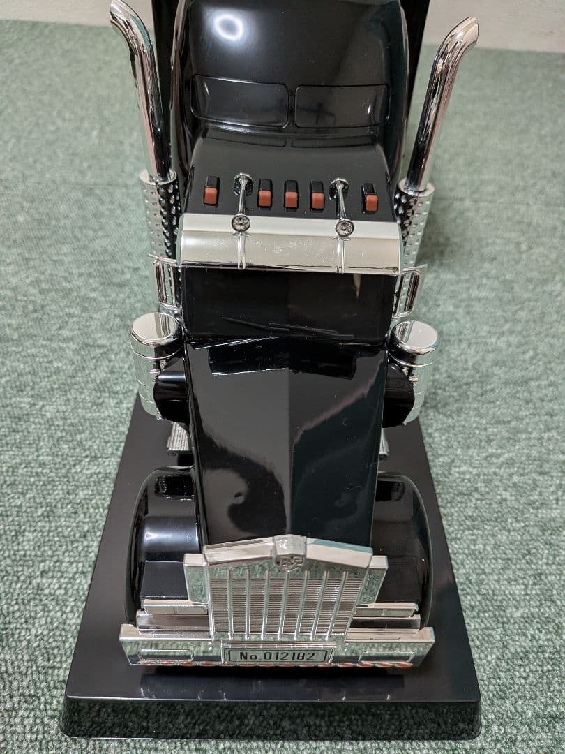 【早い者勝ち】B'z COMPLETE SINGLE BOX トレーラー型