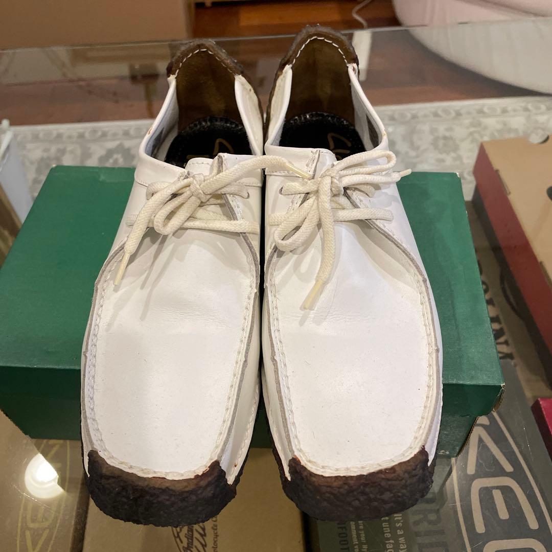 Clarks Wallabees ホワイトレザー
