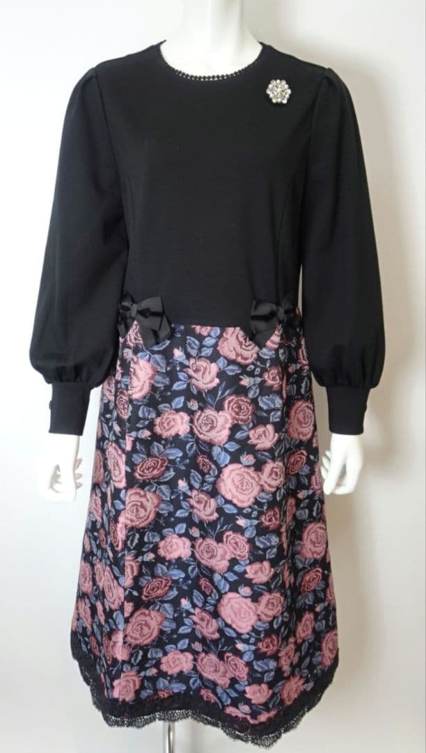 さおりん　スーパービューティー　今季ワンピース青orピンク44XL新品