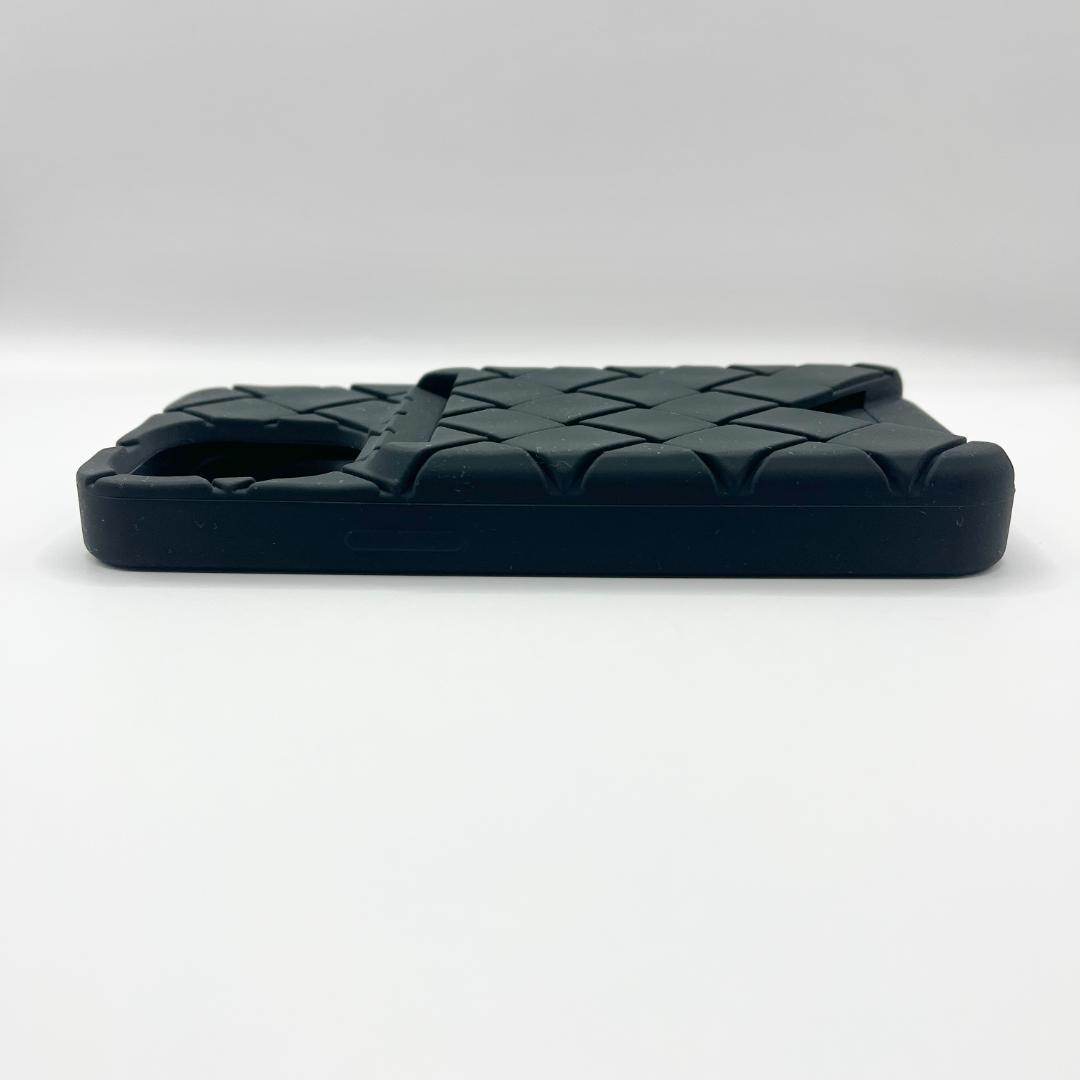 【特価！】ボッテガ iPhone 13 PRO シリコンケース カードスロット