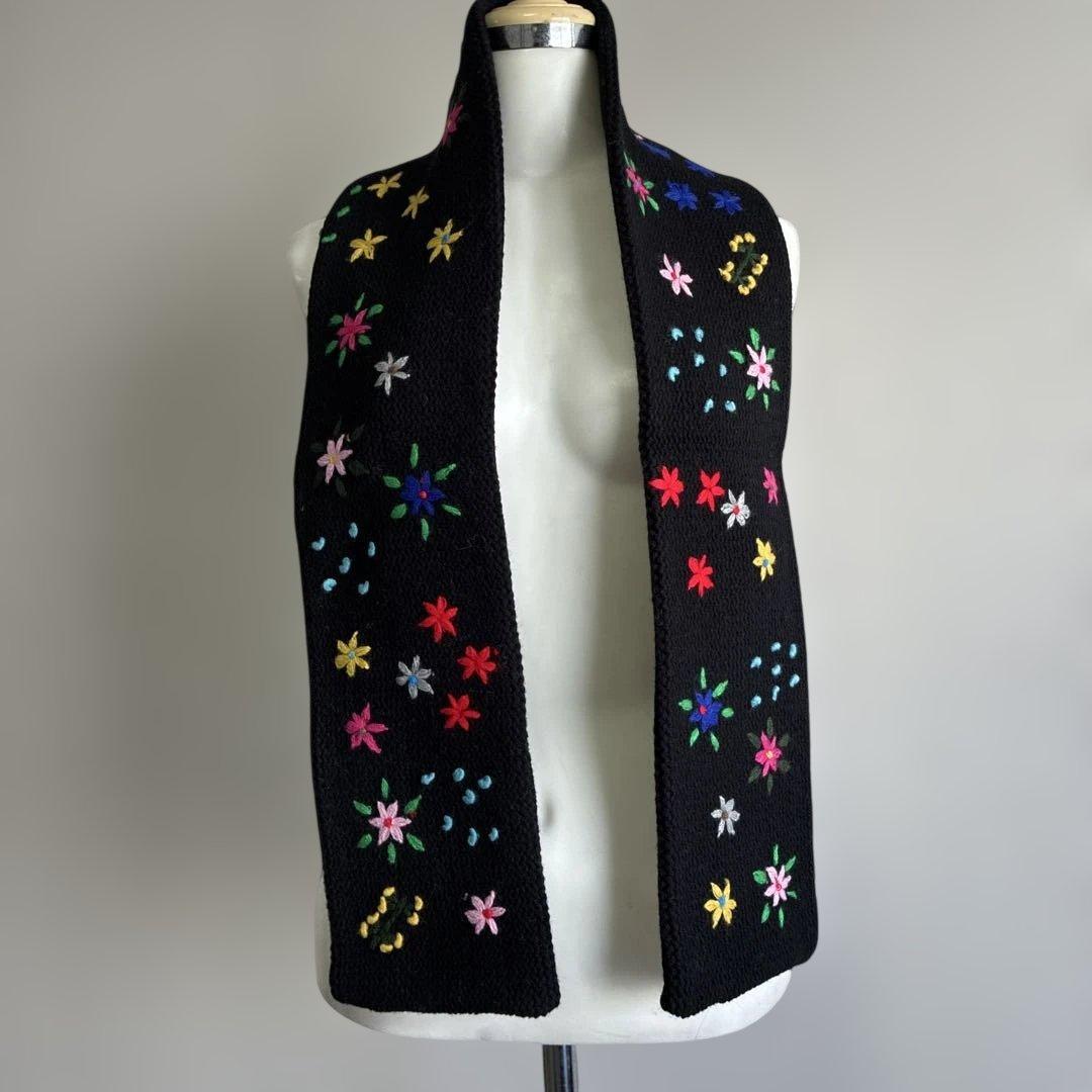 pot and tea 花柄刺繍ニットマフラー　ポットアンドティー　黒　ブラック