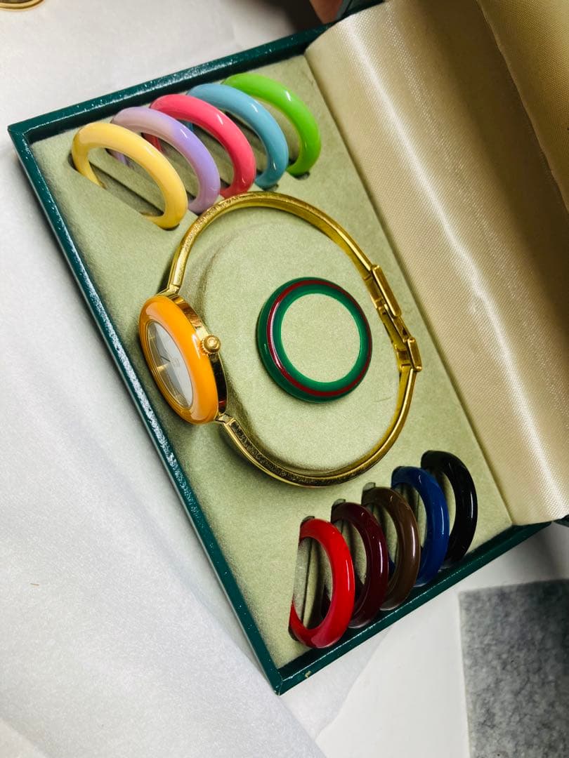 【極美品】 GUCCI チェンジベゼル バングルウォッチ アナログ腕時計・稼働品