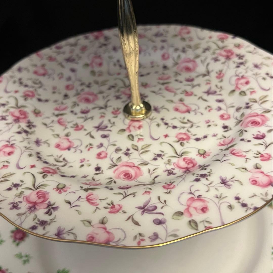   ケーキスタンド ハイティー　お洒落　豪華　王室御用達