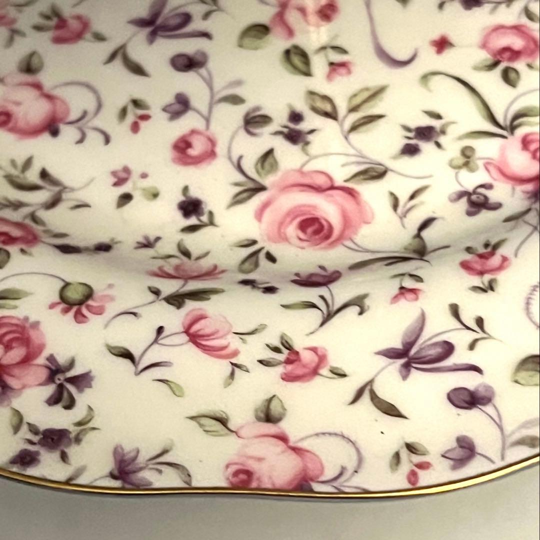   ケーキスタンド ハイティー　お洒落　豪華　王室御用達