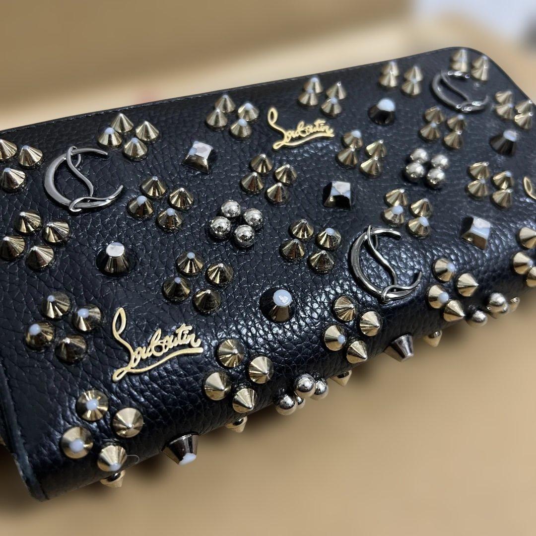 Christian Louboutin スタッズ ブラック長財布