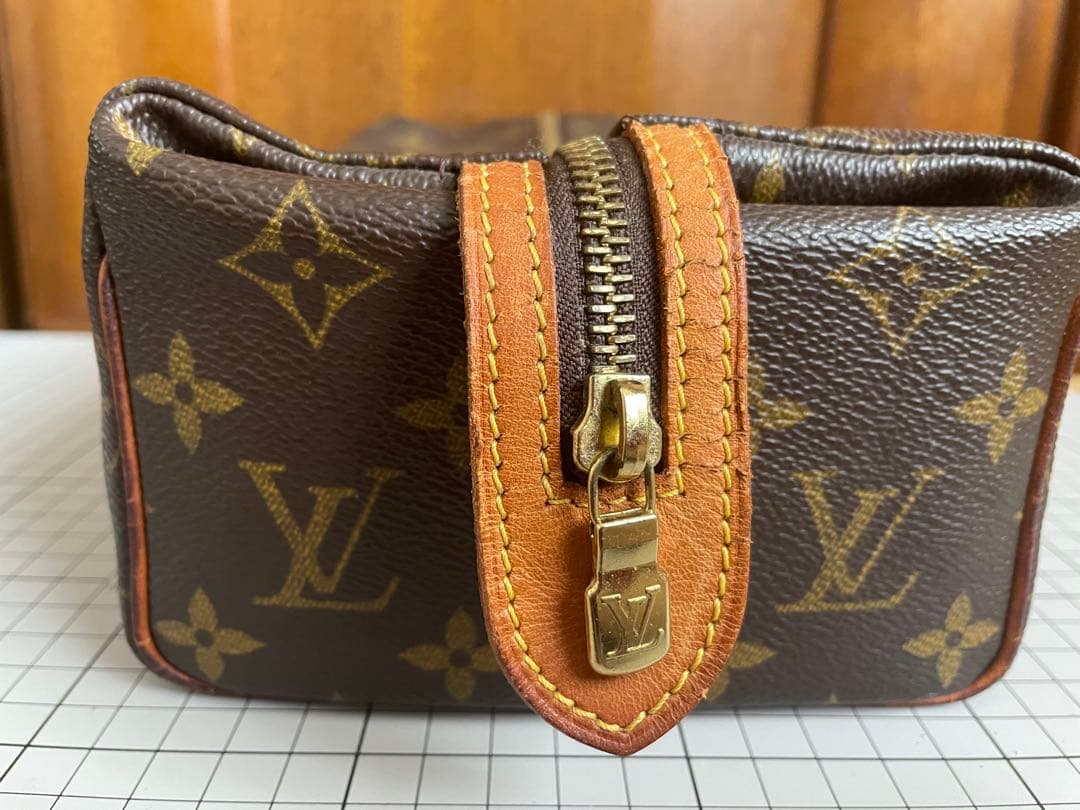 Louis Vuitton モノグラム レザーケース　中古品