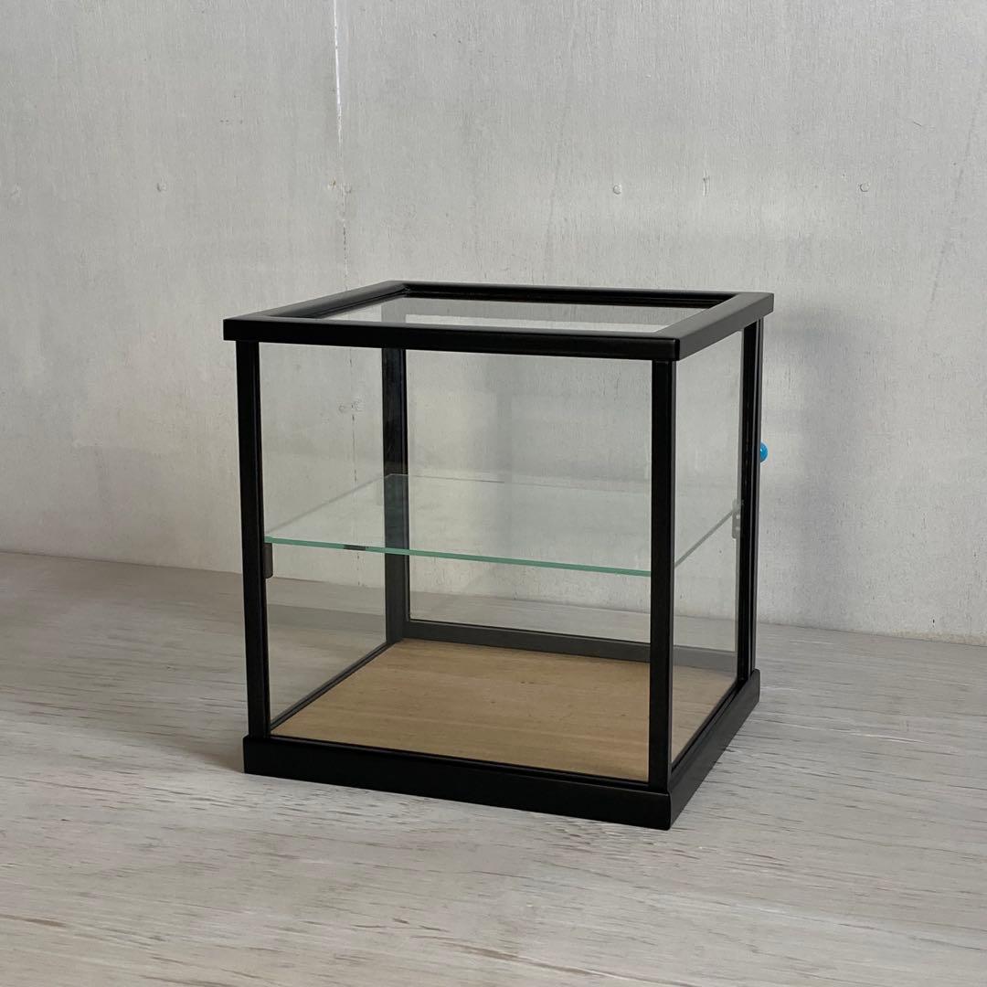 g310 古い木製 小振り黒い木枠ガラスケース 2段 卓上 ショーケース