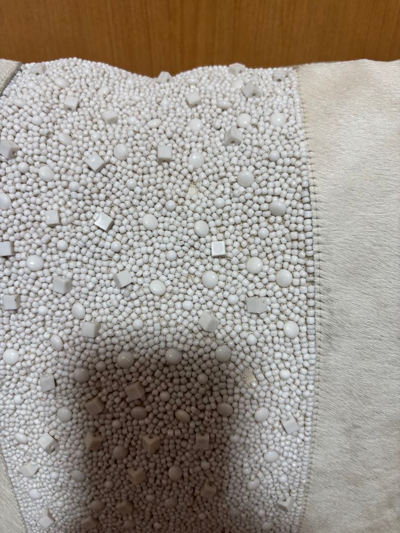 Ttww　NEED'K ビーズ　レーザー　クッション　ホワイト系　2個