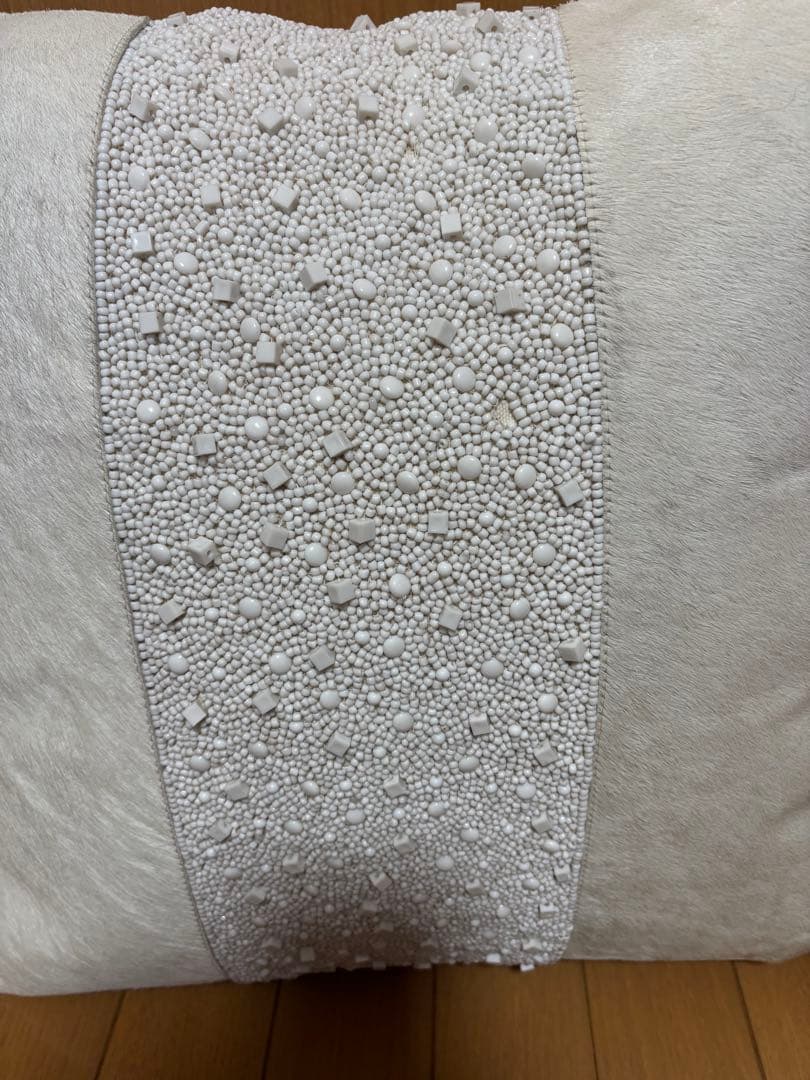 Ttww　NEED'K ビーズ　レーザー　クッション　ホワイト系　2個