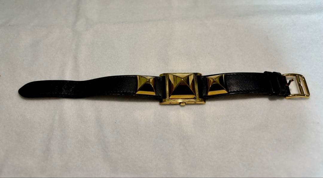 HERMES メドール スタッズ 腕時計 ゴールド