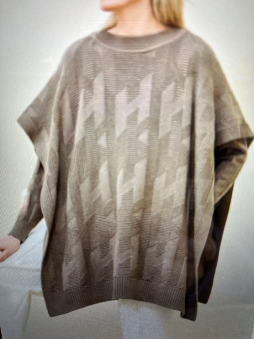 【エルメス】エルメス　ポンチョHモチーフ　新品　34サイズ