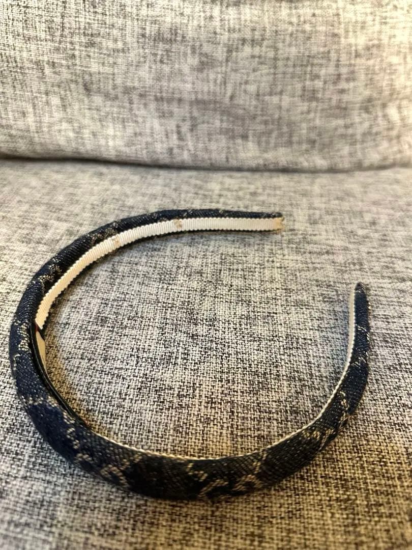 GUCCI デニム ヘアバンド ロゴ入り