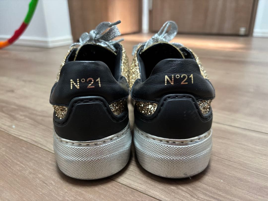 【状態良】N°21★ヌメロヴェントゥーノ　ラメスニーカー