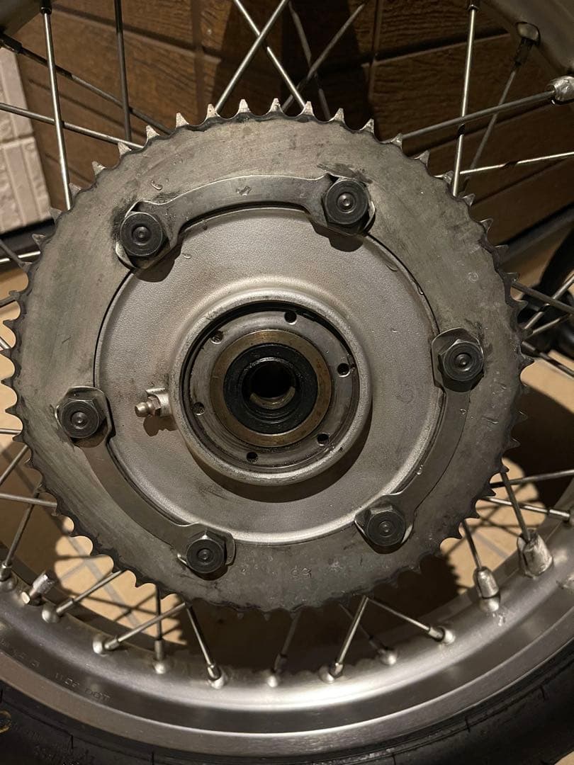 SR400 4型　リアホイール　XT500Oリング組み込み済み