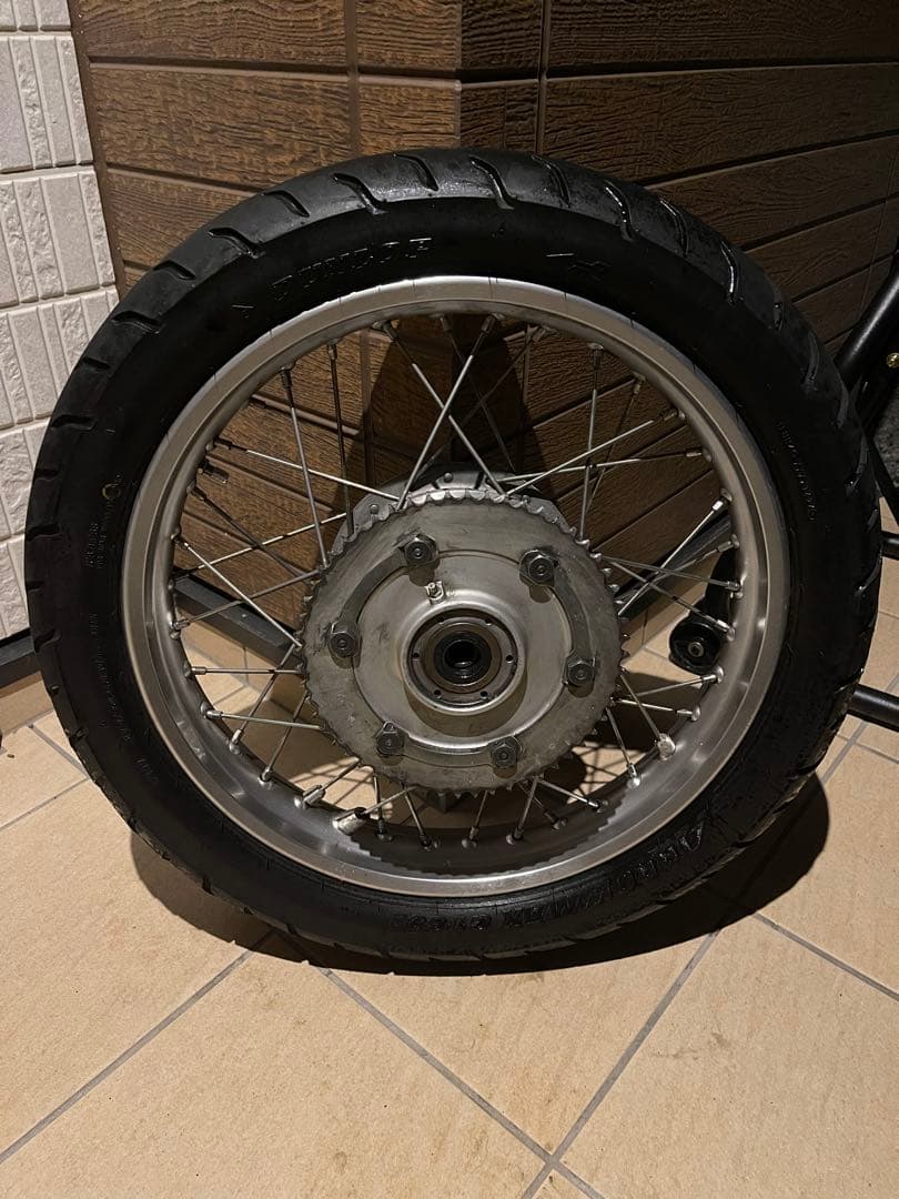 SR400 4型　リアホイール　XT500Oリング組み込み済み