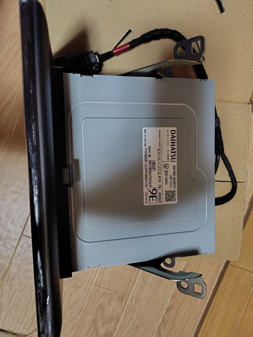 ダイハツタント　ディスプレイオーディオ本体 未使用 付属ケーブル付き