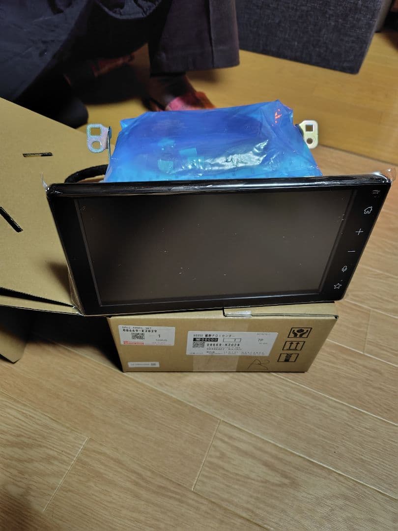 ダイハツタント　ディスプレイオーディオ本体 未使用 付属ケーブル付き