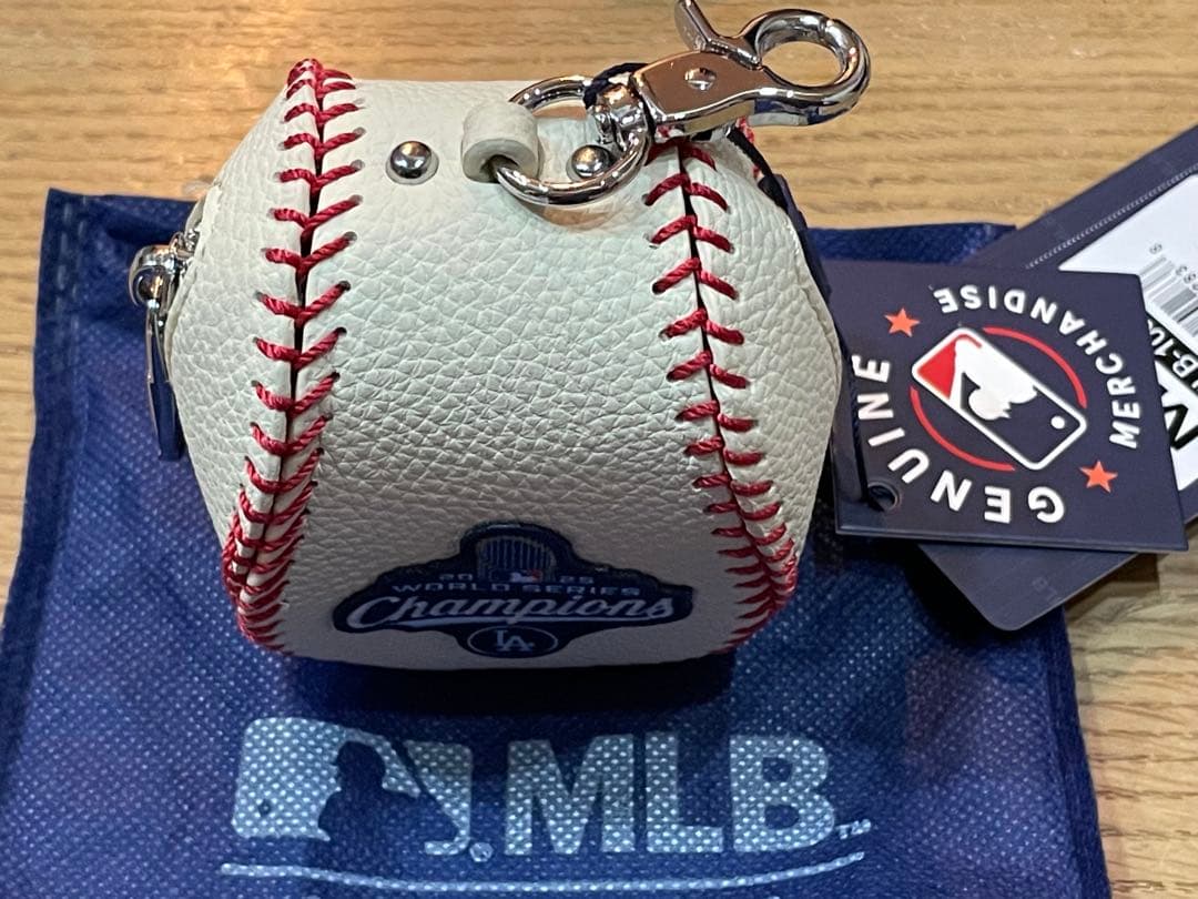 ドジャース モンタナ・ウェスト2025 ワールドシリーズ優勝記念 バッグチャーム