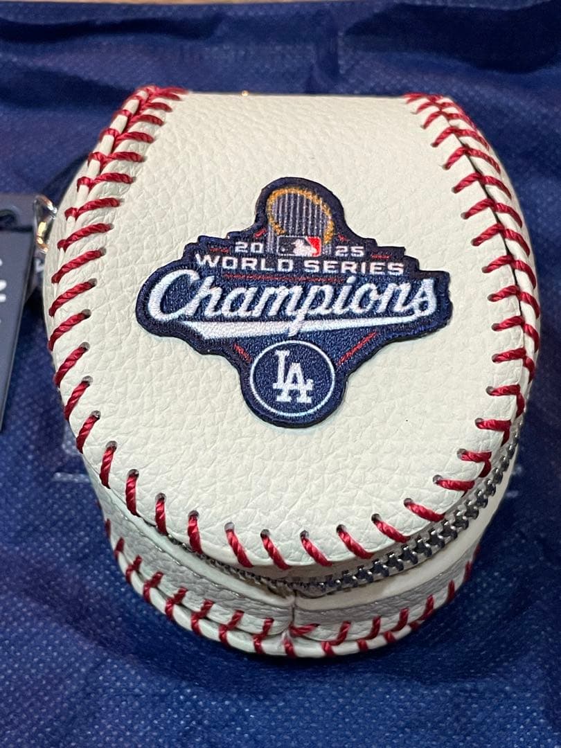 ドジャース モンタナ・ウェスト2025 ワールドシリーズ優勝記念 バッグチャーム