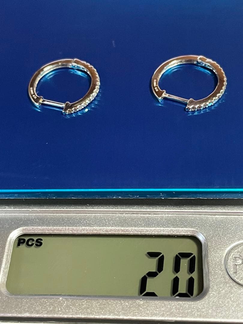 K10WG天然ダイヤ 0.3ctフープピアス