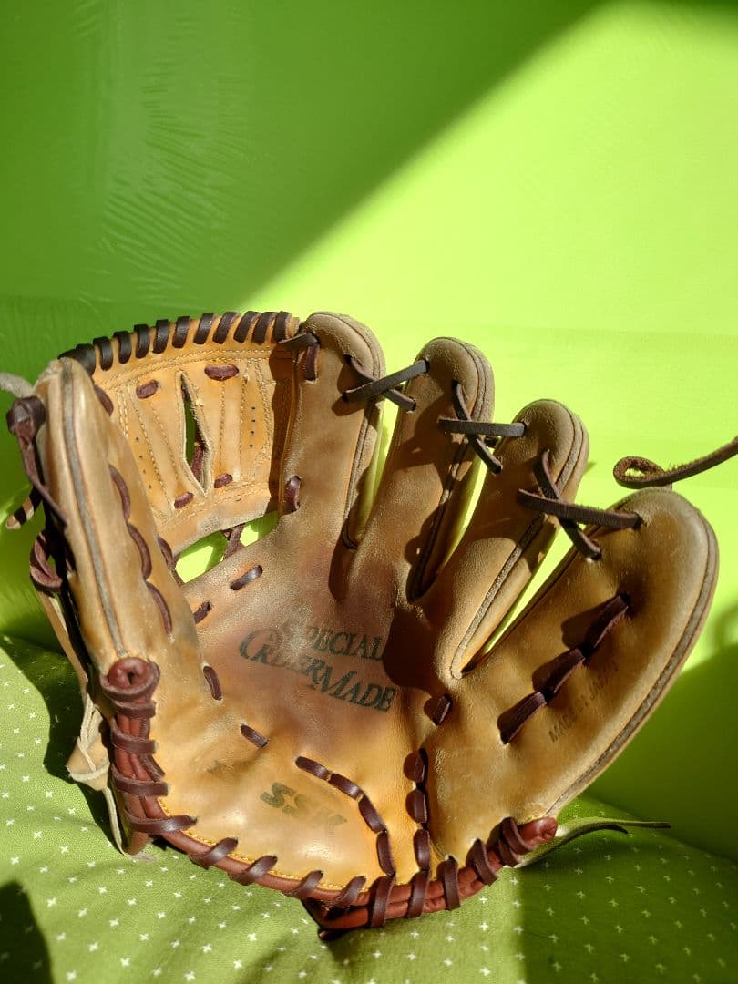 種田仁選手SSK支給品グローブ