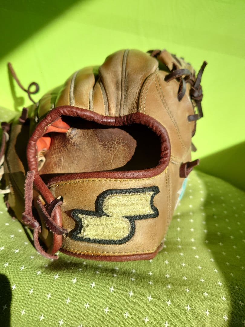 種田仁選手SSK支給品グローブ