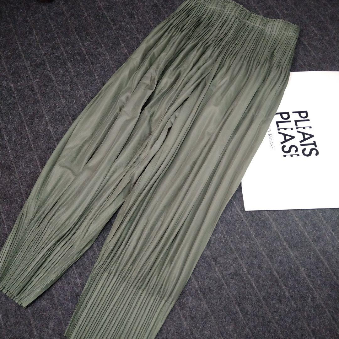 プリーツプリーズサルエルパンツ