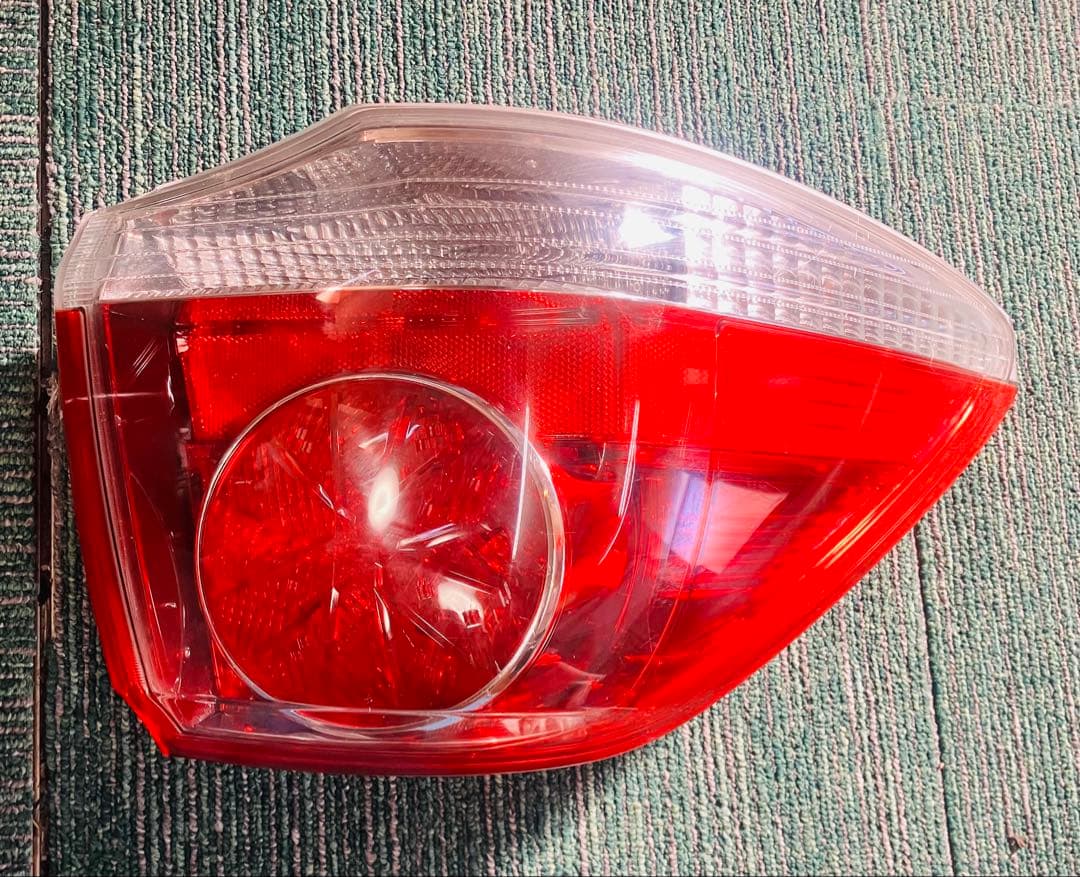 トヨタクラウンアスリートGRS200 テールライト 左