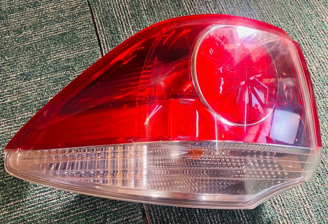 トヨタクラウンアスリートGRS200 テールライト 左