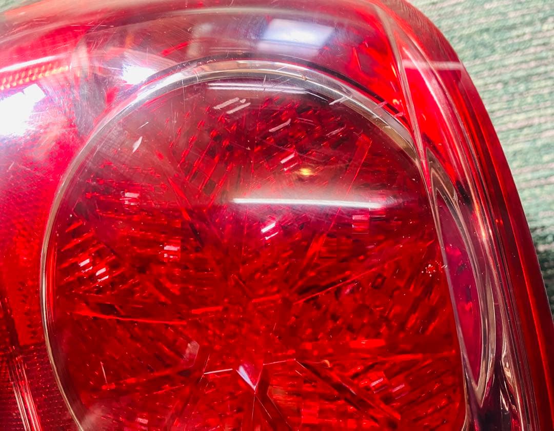 トヨタクラウンアスリートGRS200 テールライト 左