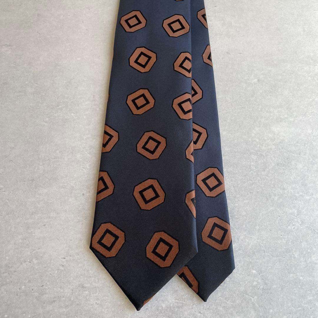 25年新作Holiday&Brownホリデー&ブラウン幾何学ネクタイ