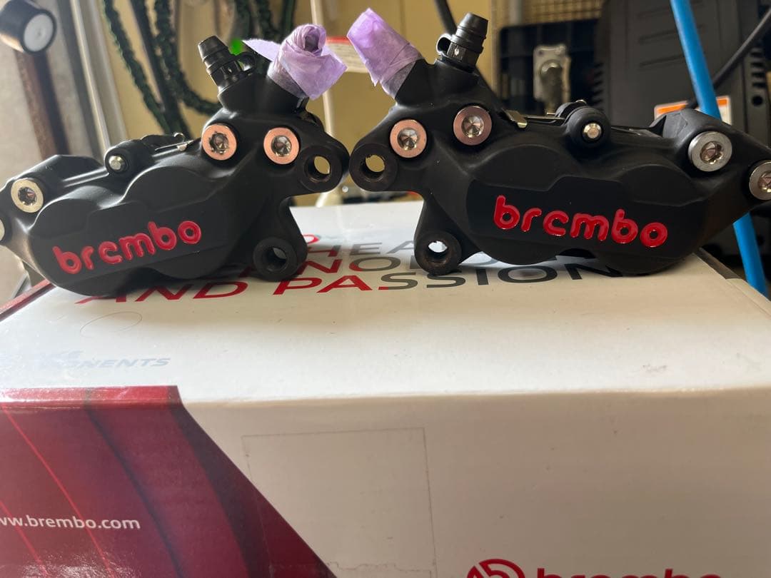 brembo ブレーキキャリパー 黒