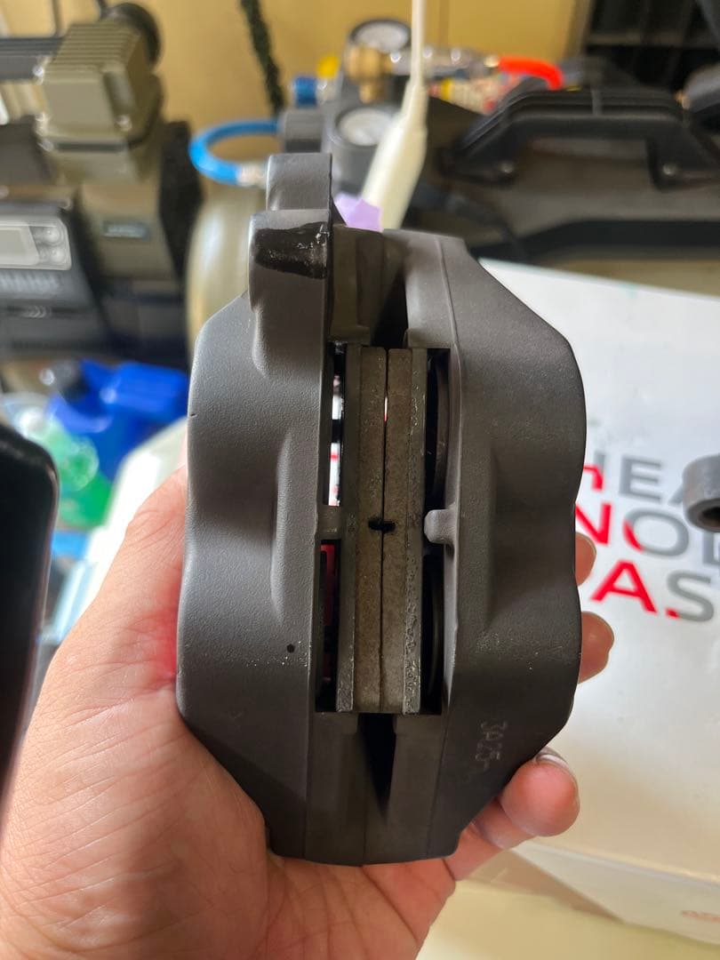 brembo ブレーキキャリパー 黒