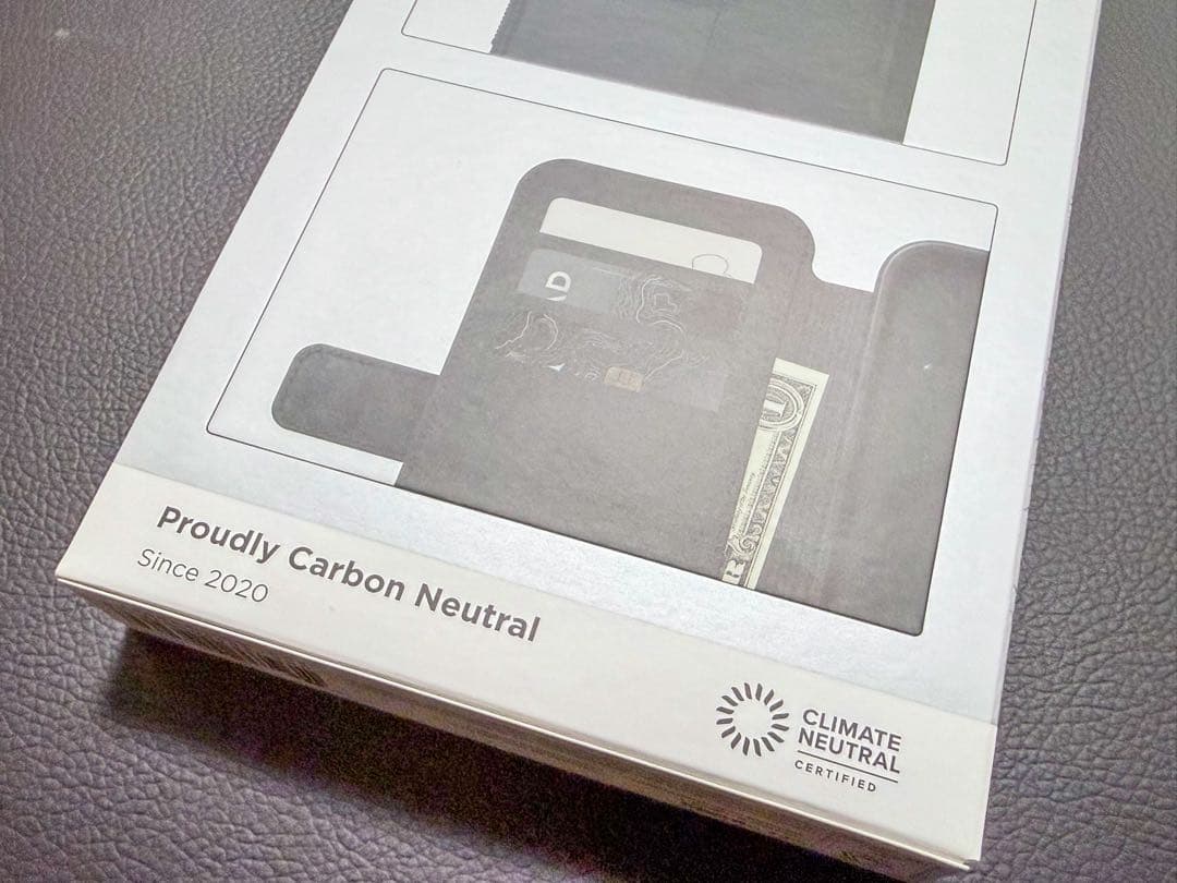 NOMAD Modern Leather Folio iPhone 15Pro用