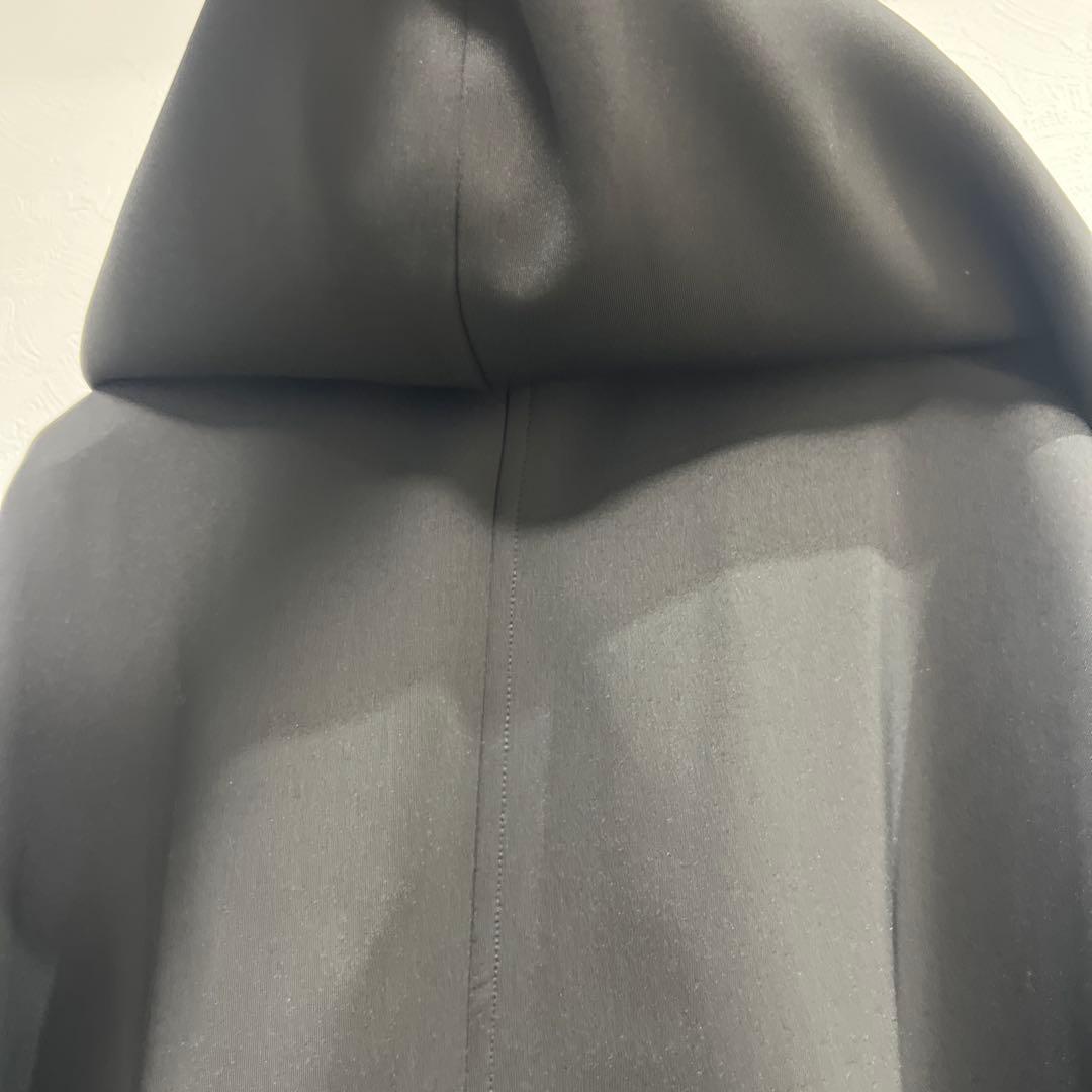 Beardsleyブラック フード付きジャケット