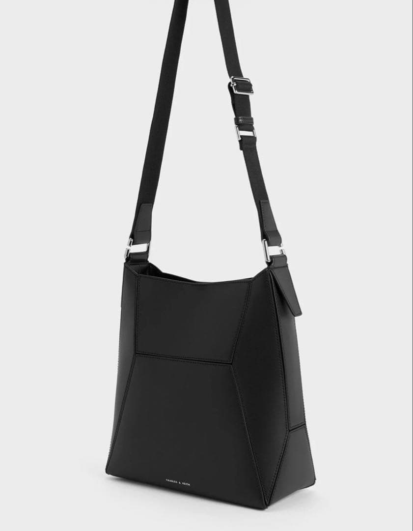 【美品】CHARLES & KEITH Nasrin ジオメトリックトートバッグ