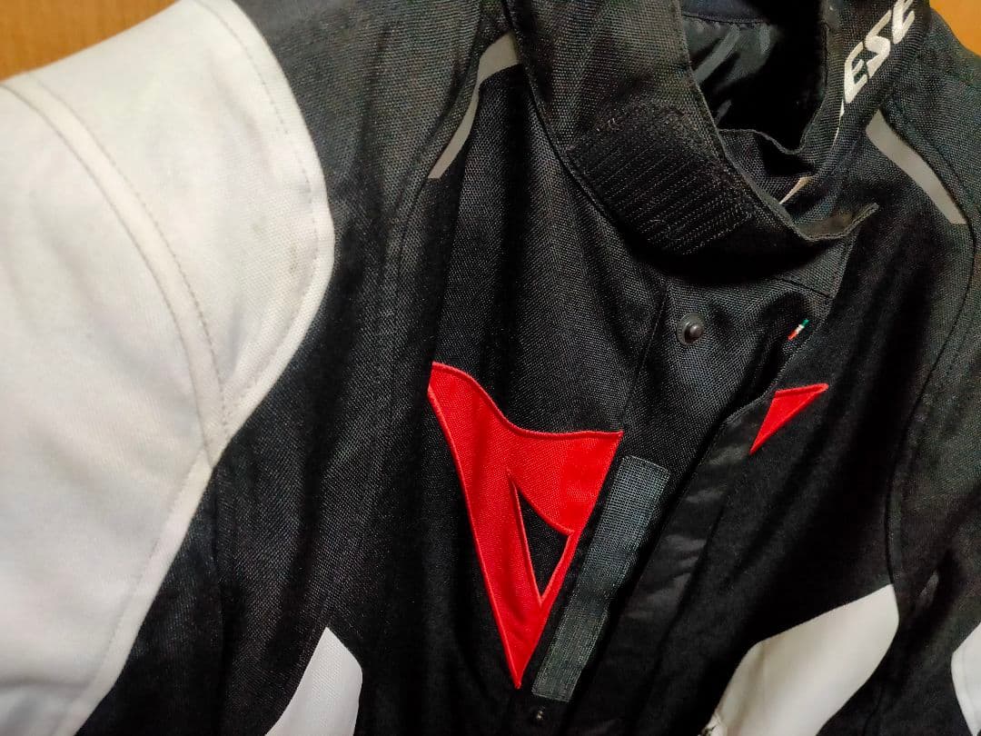 Dainese（ダイネーゼ）製のバイク用スポーツジャケット2点セットです。