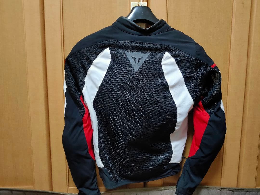Dainese（ダイネーゼ）製のバイク用スポーツジャケット2点セットです。