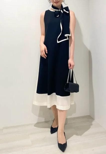 GRACE CONTINENTAL49,500円24SSバイカラーフレームドレス