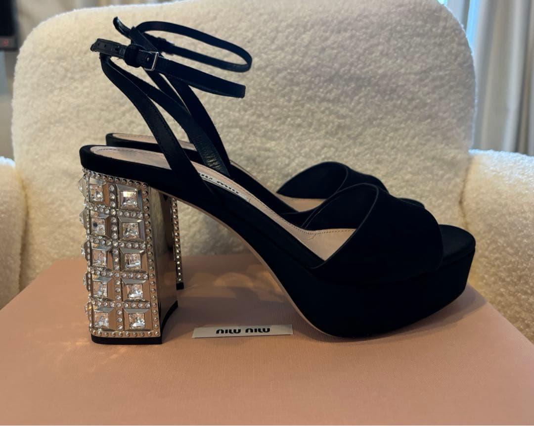 Miu Miu キラキラビジューヒール　箱付き！