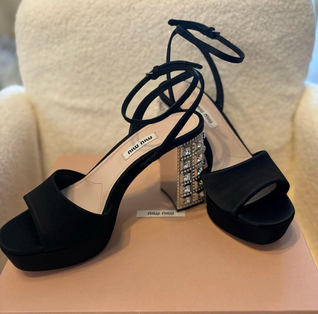 Miu Miu キラキラビジューヒール　箱付き！