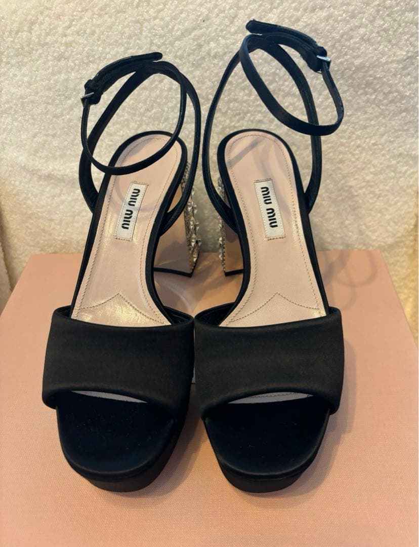 Miu Miu キラキラビジューヒール　箱付き！