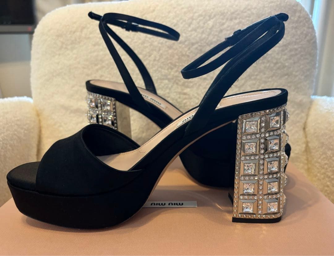 Miu Miu キラキラビジューヒール　箱付き！