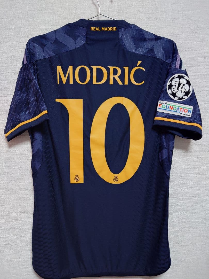 adidas　2024 レアルマドリード　モドリッチ　オーセンティック