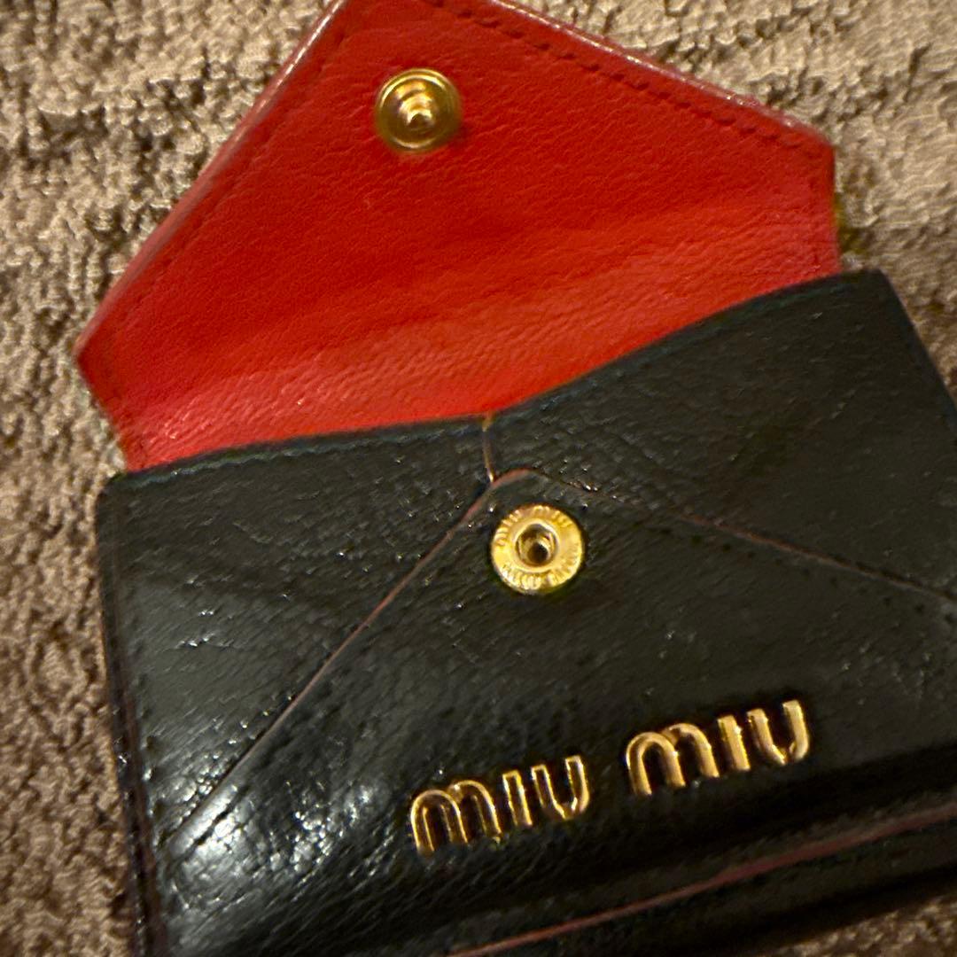 ミュウミュウ　三つ折り　マドラス　ハード　ラブレー　ブラック　バイカラー