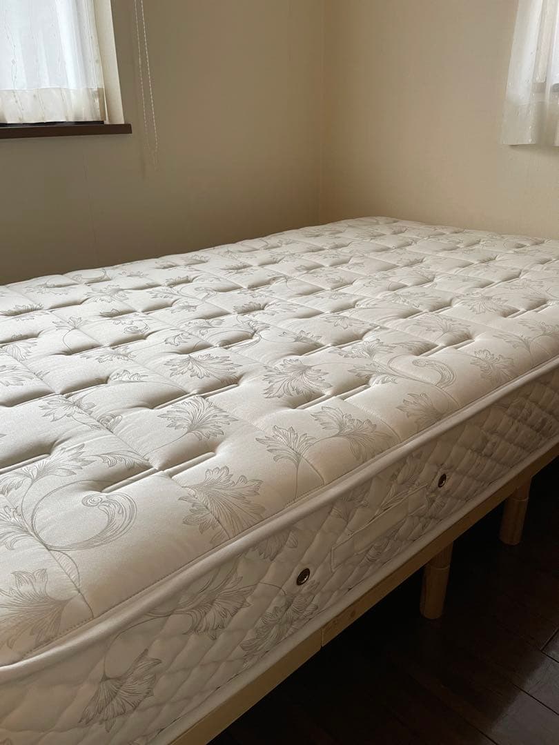 【値下げしました　美品】日本ベッド シルキーポケットソフト　セミダブル