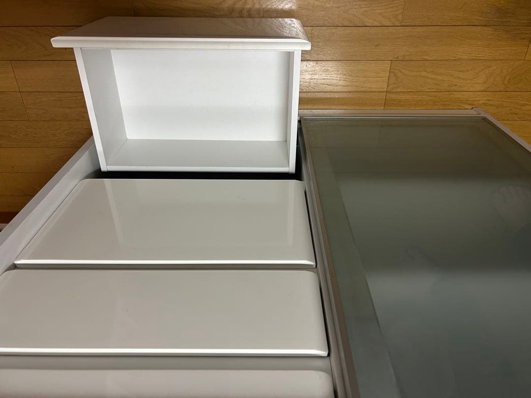 値下げ中！ホワイト 食器棚 スライド式扉 4引き出し