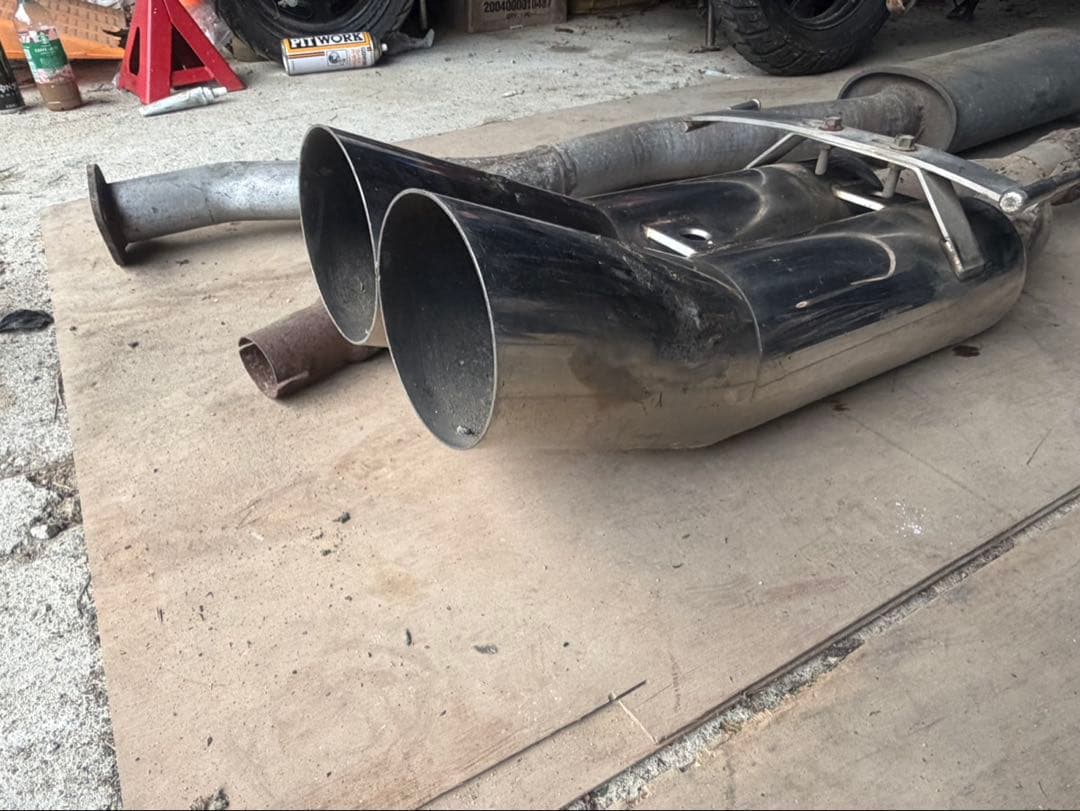 Y33シーマ4.1用マフラー希少